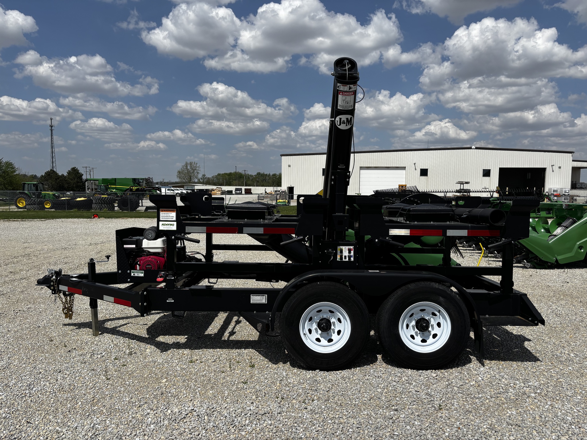 Used 2023 J&M 451ST Seed Tenders at Koenig Equipment in Greenville, OH - PhotoXL1