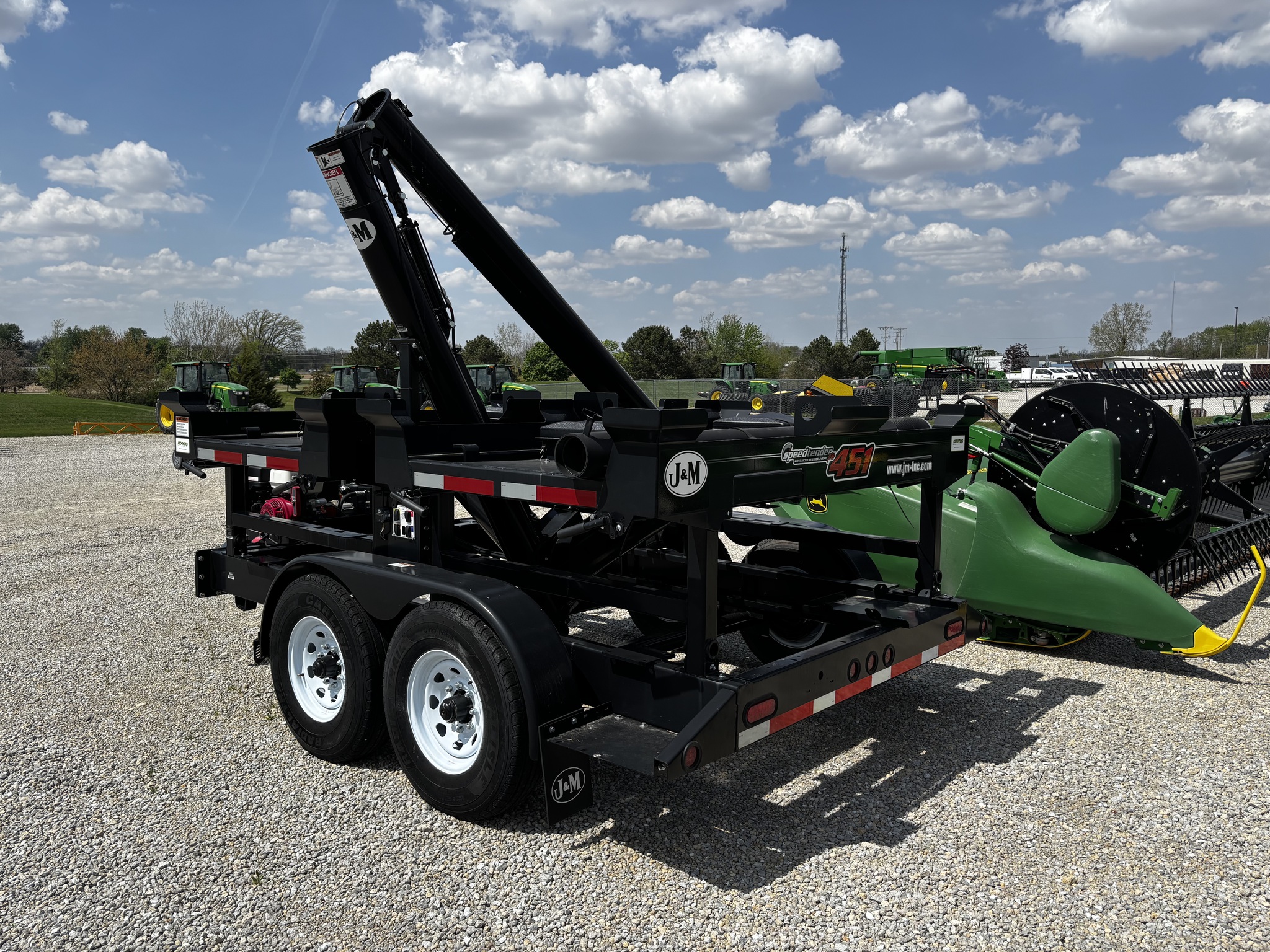 Used 2023 J&M 451ST Seed Tenders at Koenig Equipment in Greenville, OH - PhotoXL2