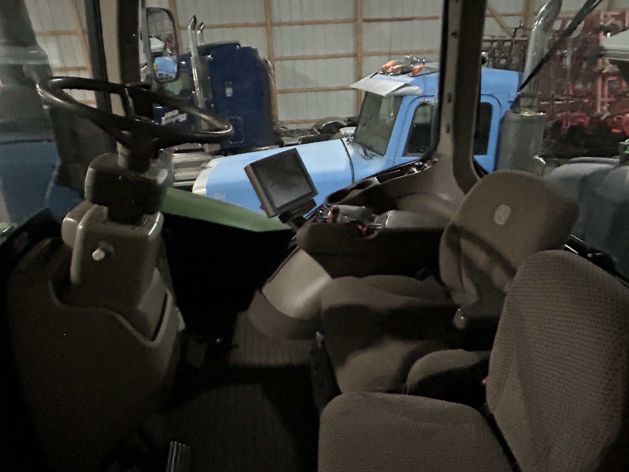  2019 John Deere 9420R at Heritage Tractor in Roanoke, IL
