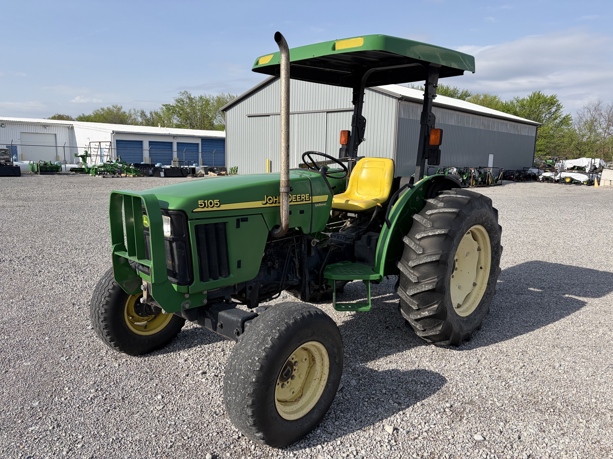 2004 John Deere 5105 Image 1