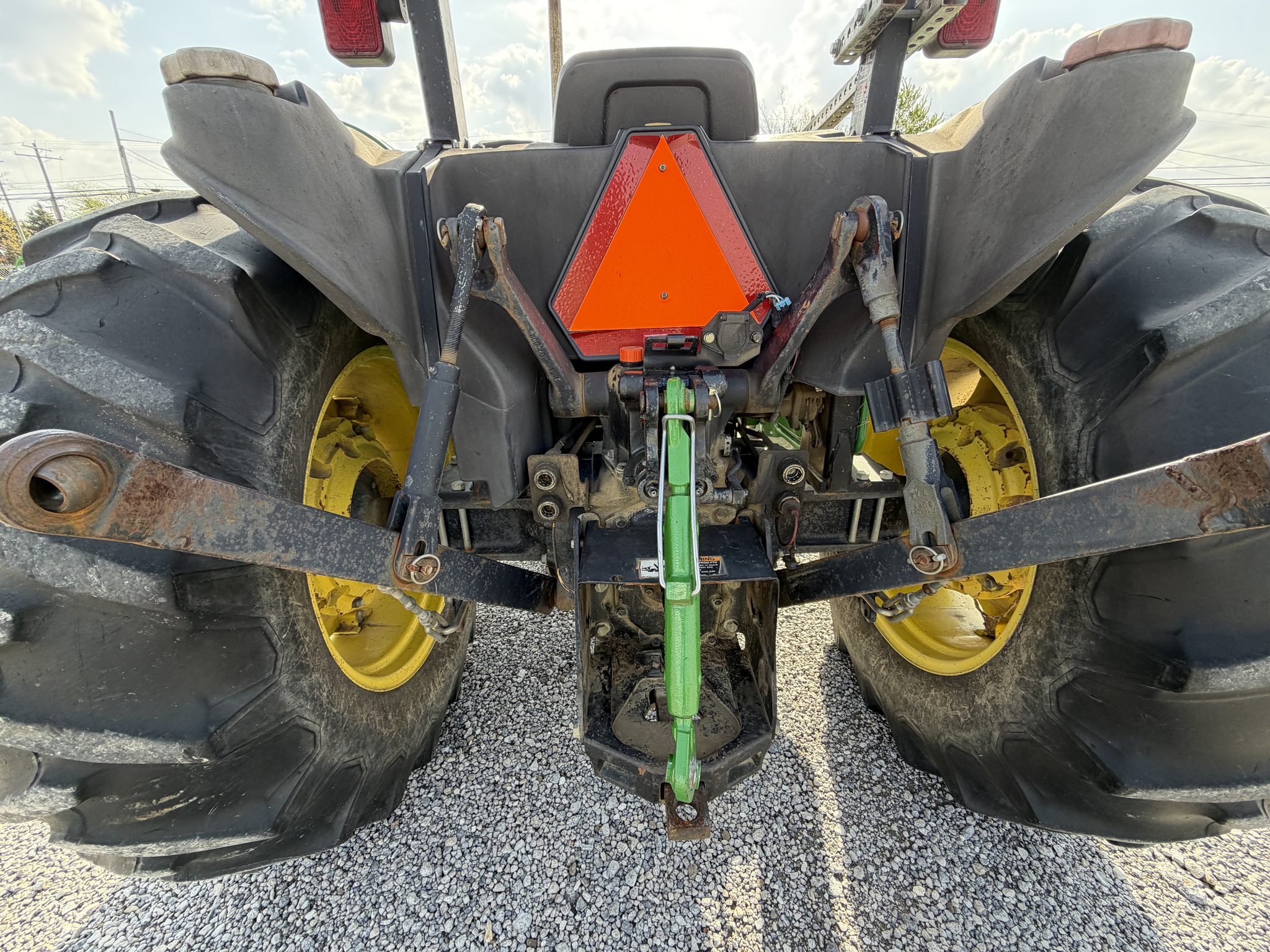 2004 John Deere 5105 Image 3