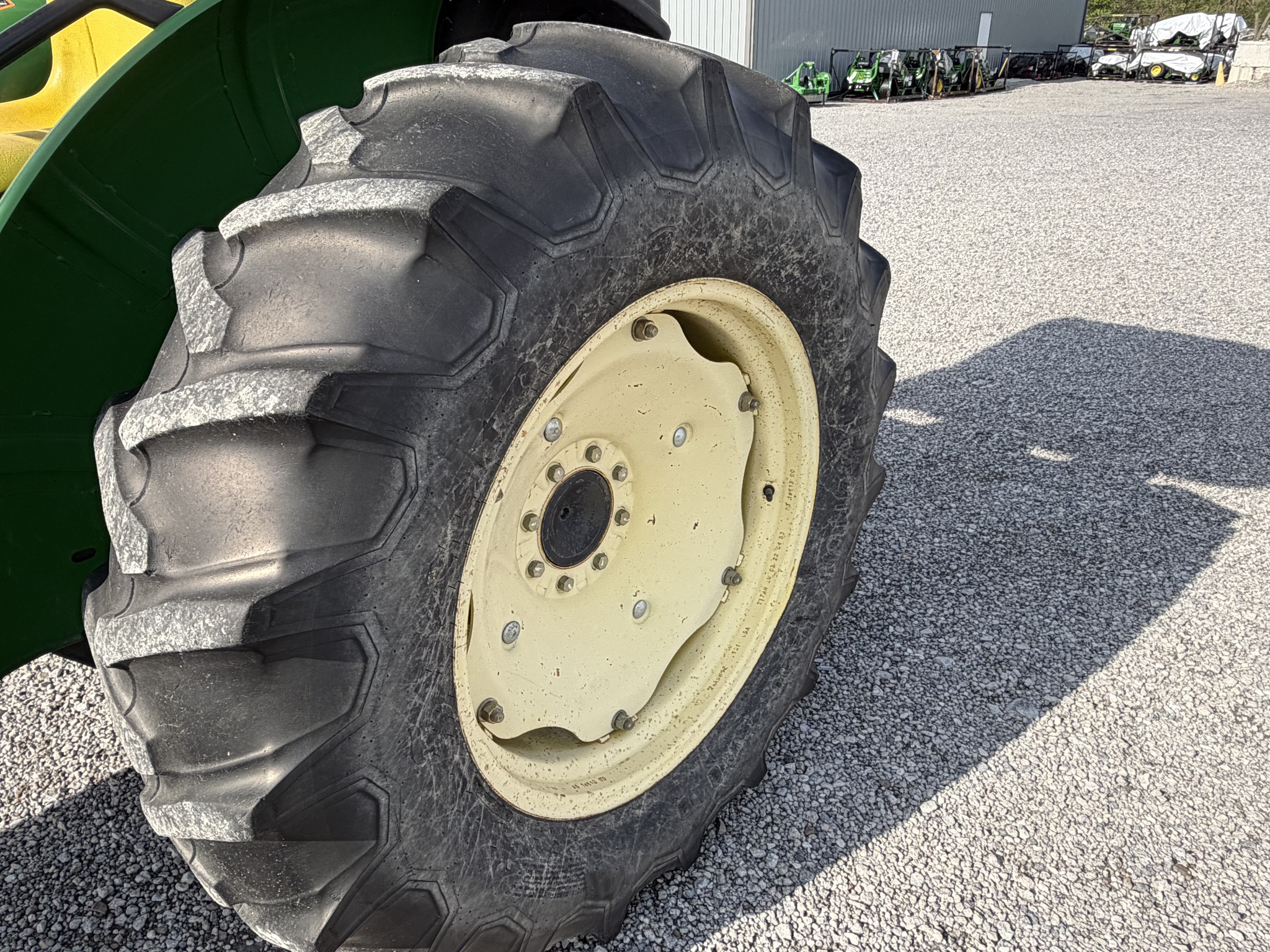 2004 John Deere 5105 Image 13