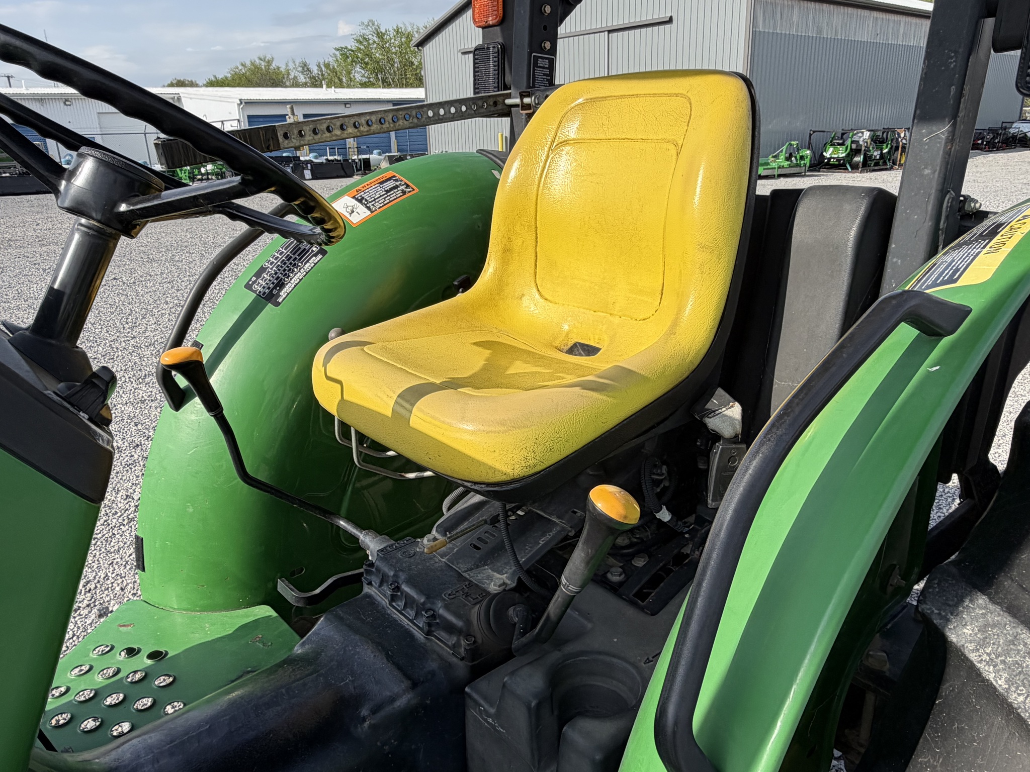 2004 John Deere 5105 Image 8
