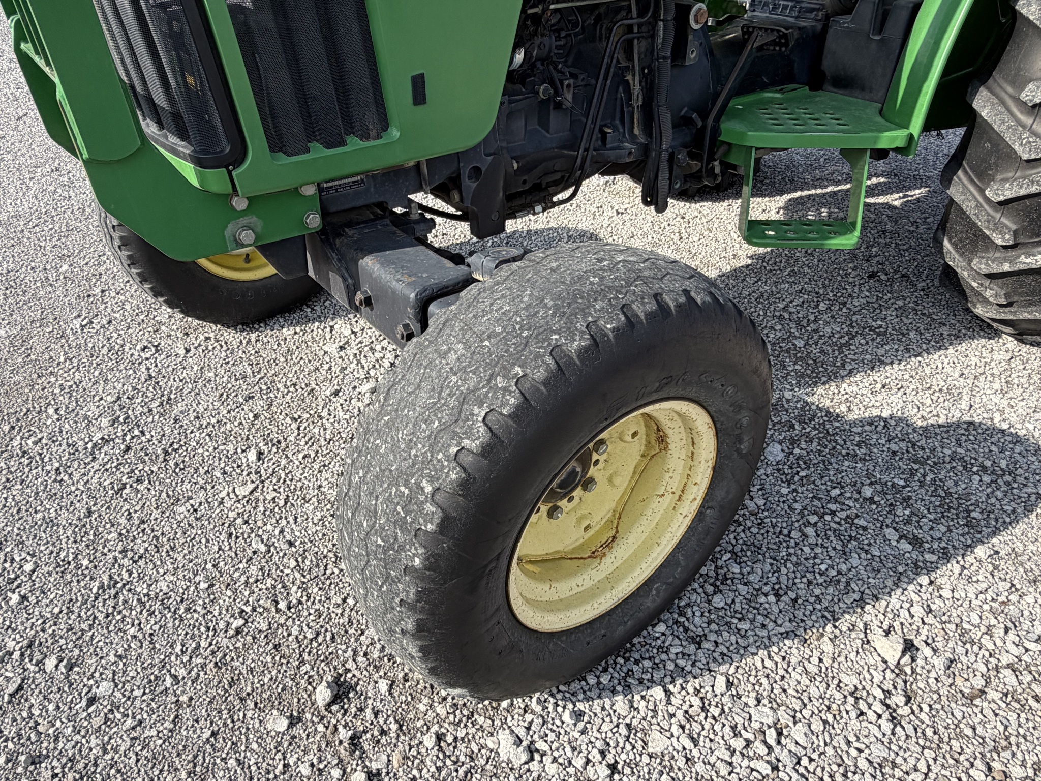 2004 John Deere 5105 Image 16