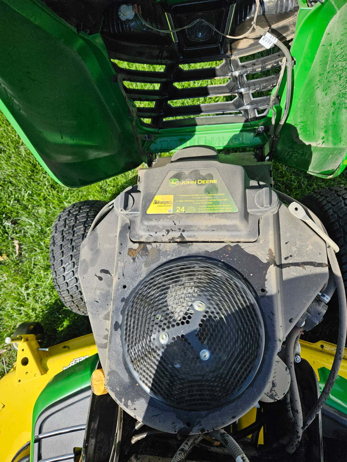  2021 John Deere X580 at Heritage Tractor in Pontiac, IL