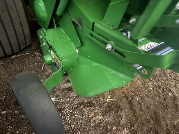 Used 2019 John Deere 560M Round Balers at Horizon Ag & Turf in St. Paul, AB - Photo5