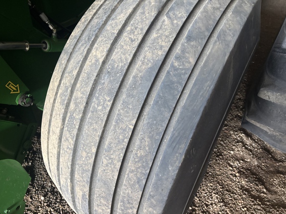 Used 2019 John Deere 560M Round Balers at Horizon Ag & Turf in St. Paul, AB - Photo7