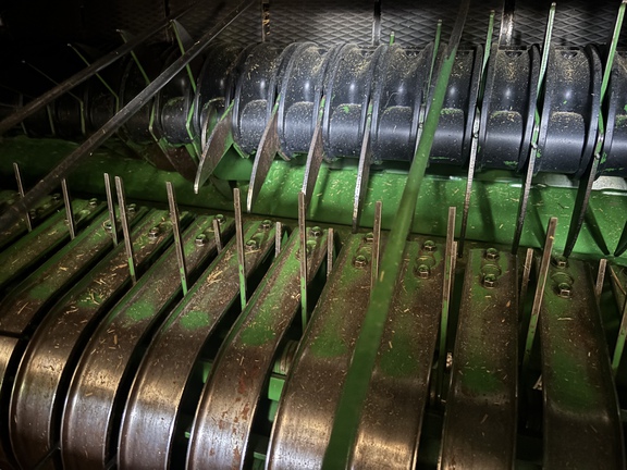 Used 2019 John Deere 560M Round Balers at Horizon Ag & Turf in St. Paul, AB - Photo10