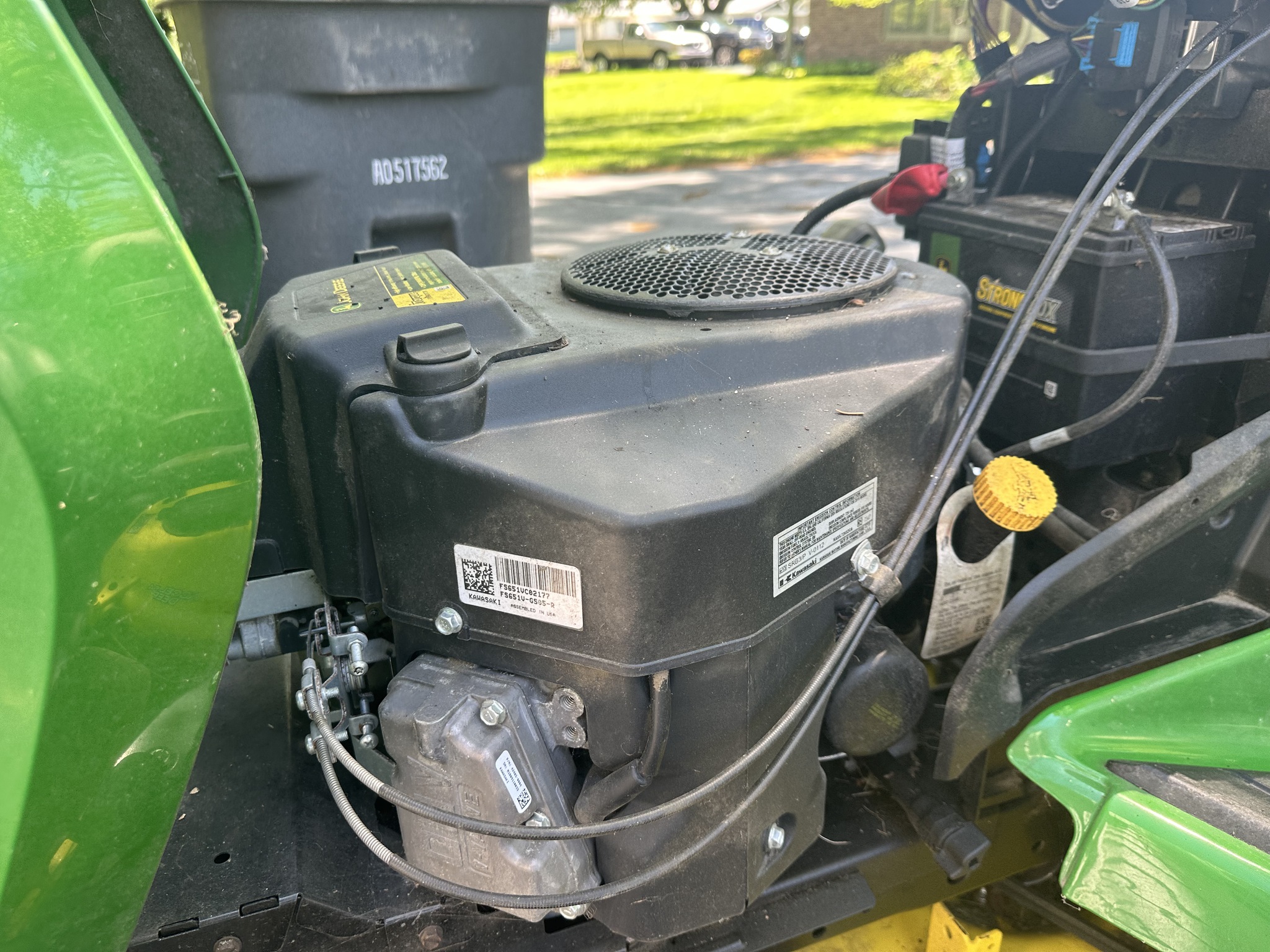 2019 John Deere X390 Image 11
