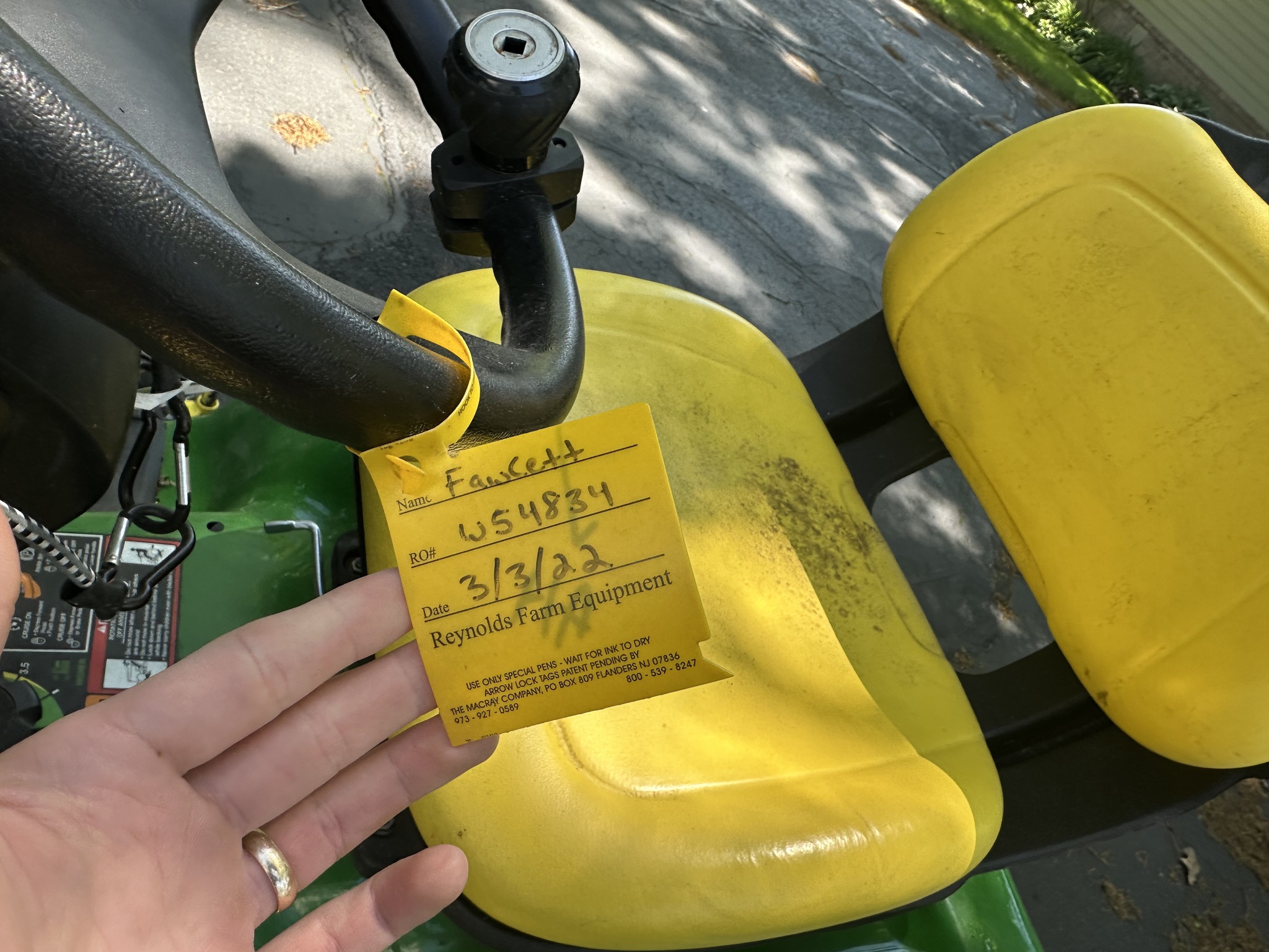 2019 John Deere X390 Image 12