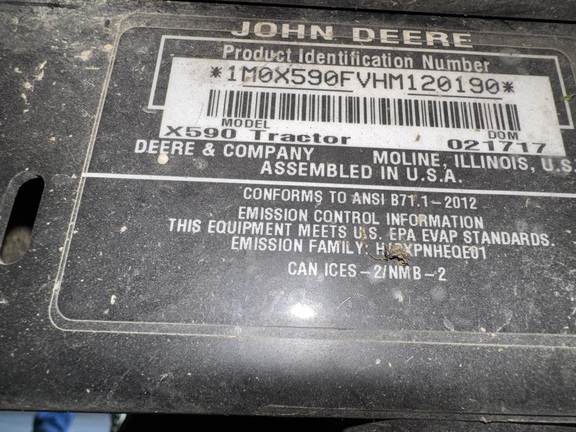 2017 John Deere X590 - Photo2
