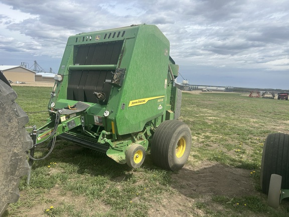  John Deere 561M