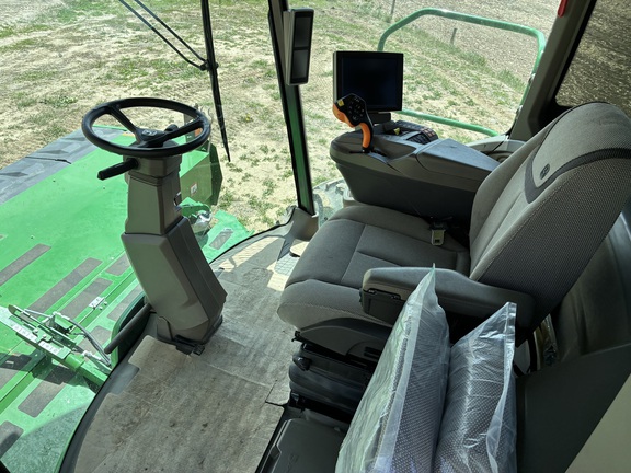 2024 John Deere W235R (16th thumbnail)