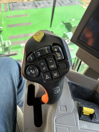 2024 John Deere W235R (22nd thumbnail)
