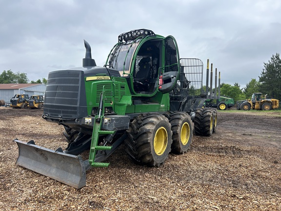 Photo of a 2024 John Deere 1210G