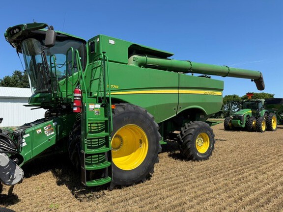 Photo of 2023 John Deere S770