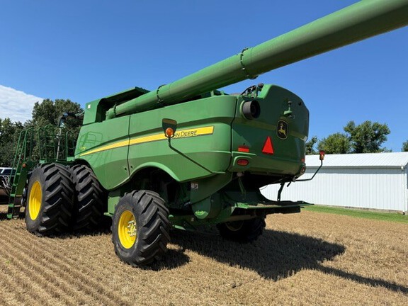 Photo of 2023 John Deere S770