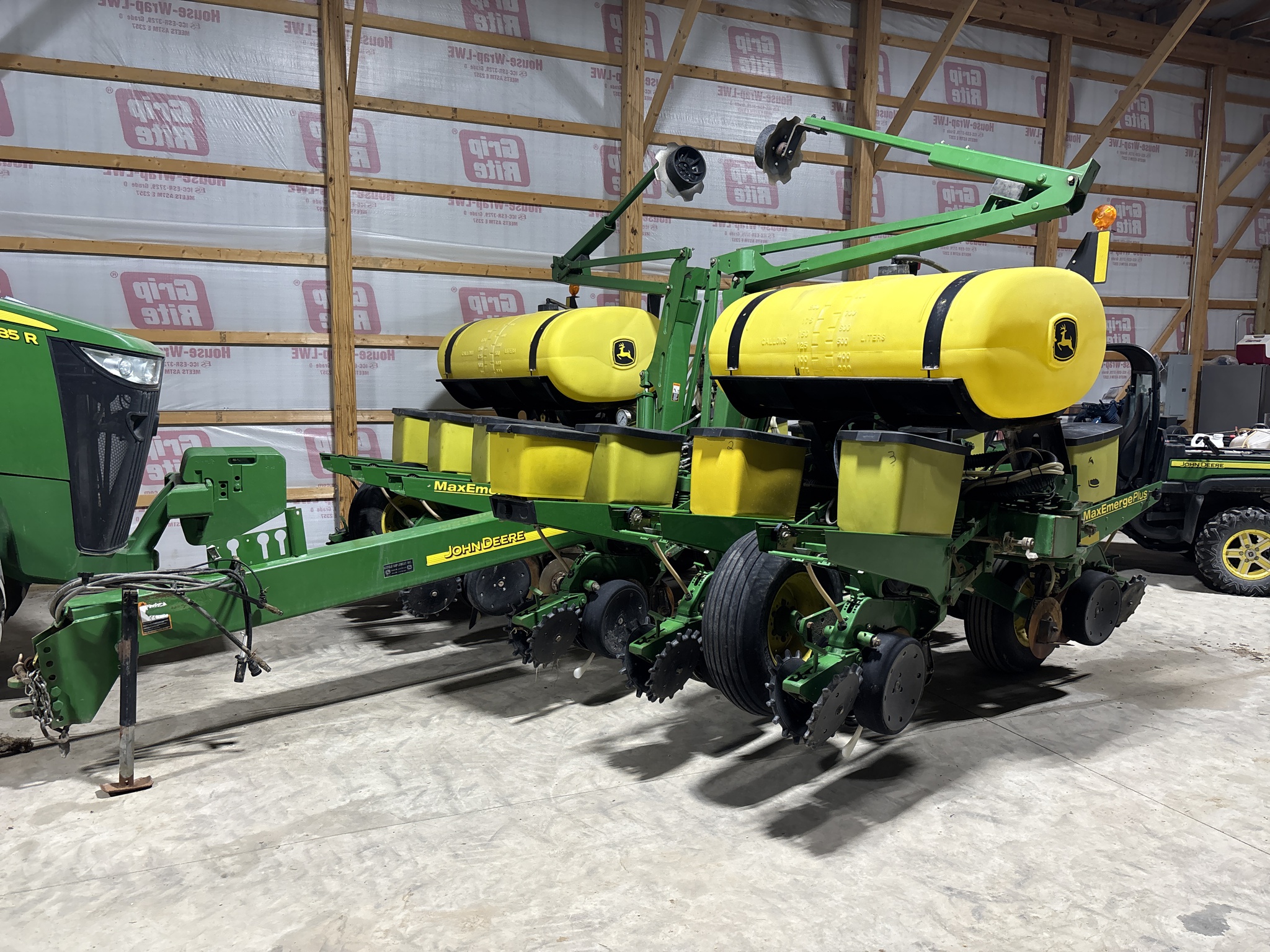 Used 2005 John Deere 1760 Planters: Drawn at Koenig Equipment in Anna, OH - PhotoXL0