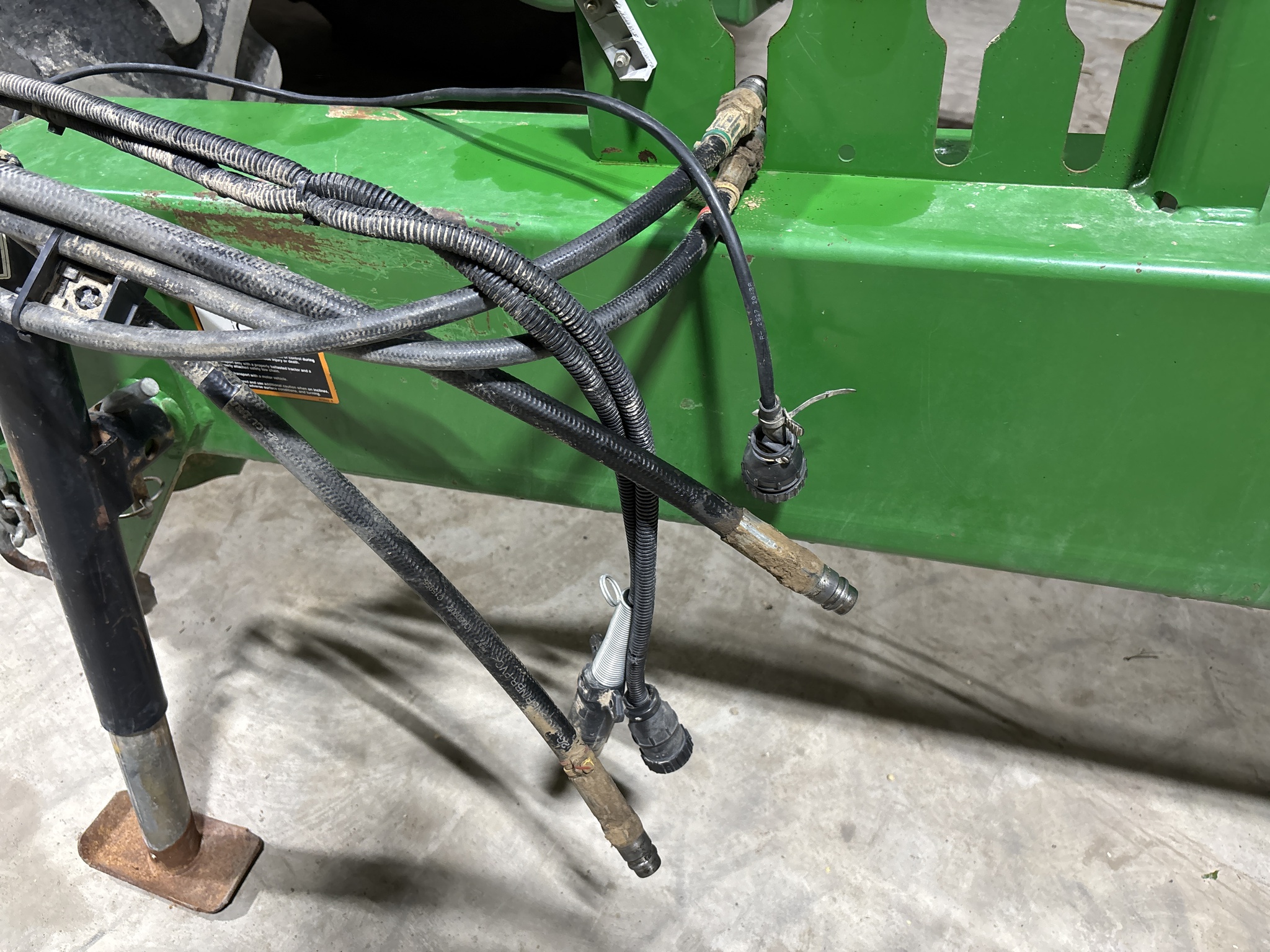 Used 2005 John Deere 1760 Planters: Drawn at Koenig Equipment in Anna, OH - PhotoXL21