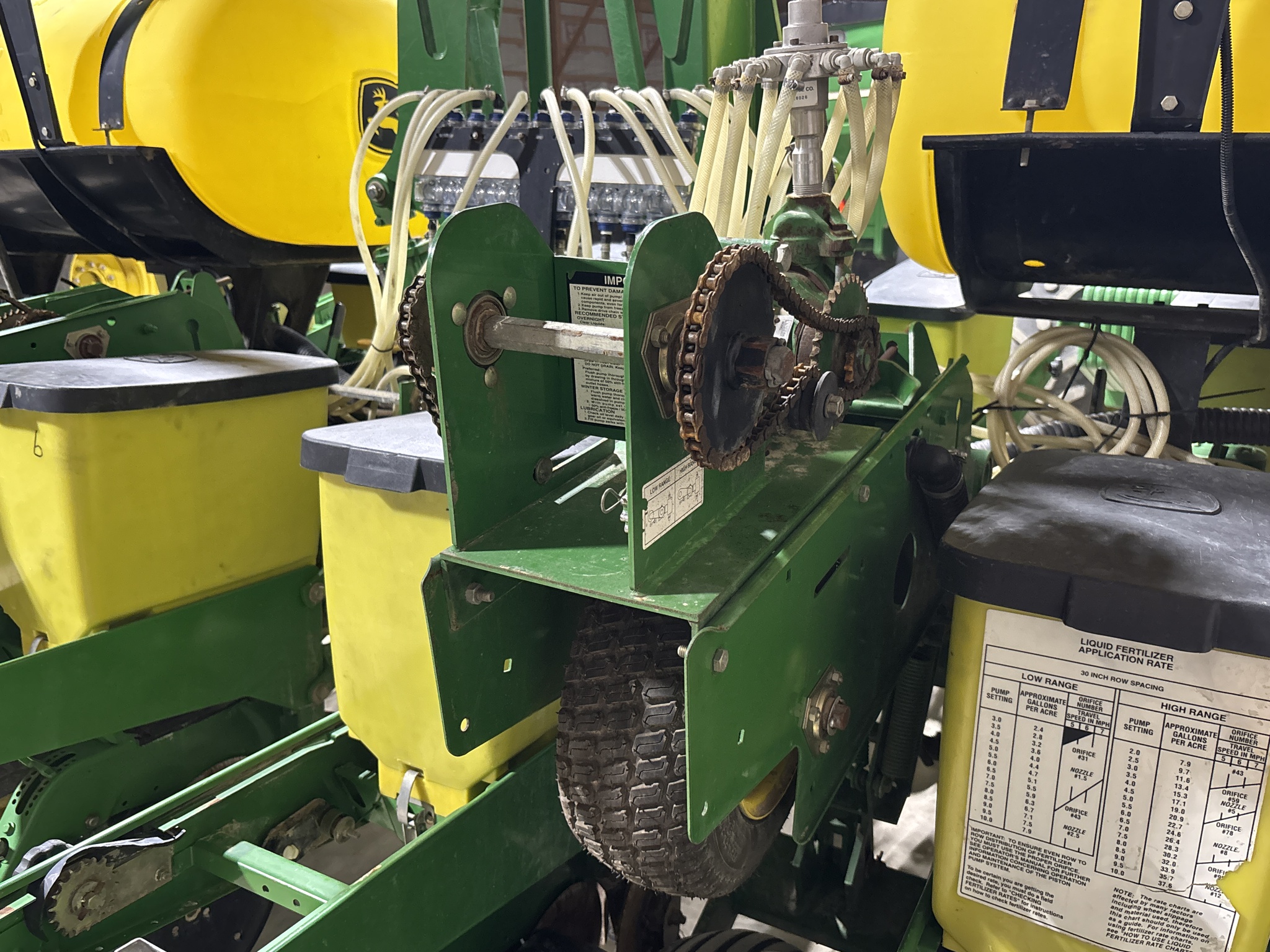 Used 2005 John Deere 1760 Planters: Drawn at Koenig Equipment in Anna, OH - PhotoXL11