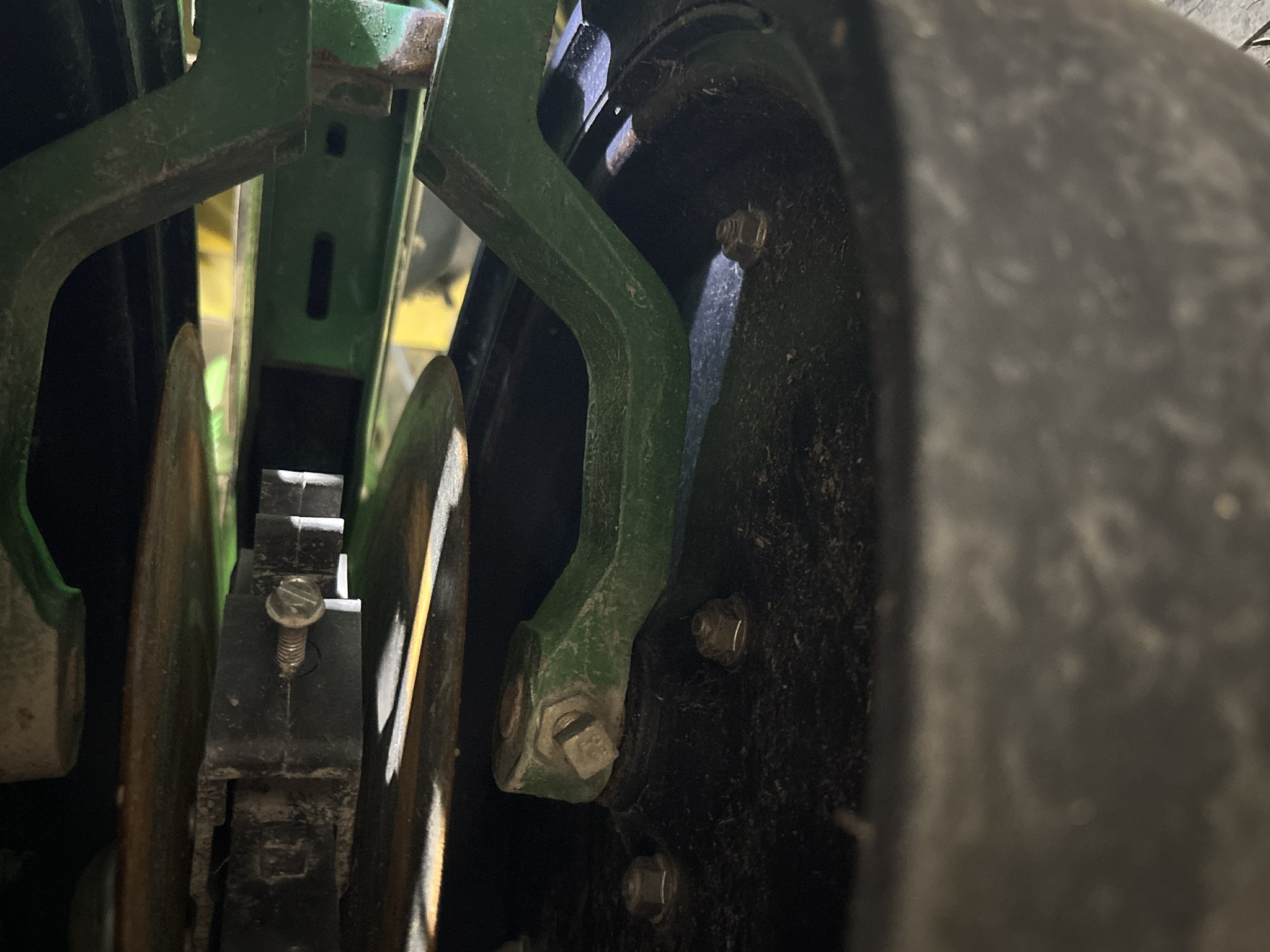 Used 2005 John Deere 1760 Planters: Drawn at Koenig Equipment in Anna, OH - PhotoXL23