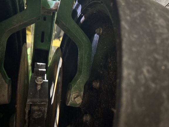 Used 2005 John Deere 1760 Planters: Drawn at Koenig Equipment in Anna, OH - Photo23
