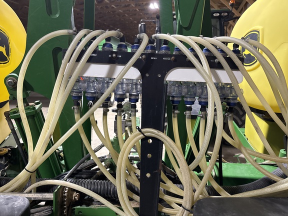 Used 2005 John Deere 1760 Planters: Drawn at Koenig Equipment in Anna, OH - Photo13