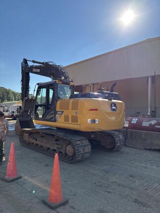 2023 John Deere 200G