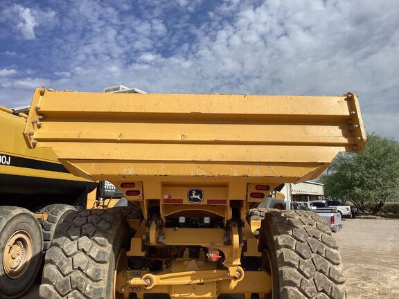 2023 John Deere 410P BED