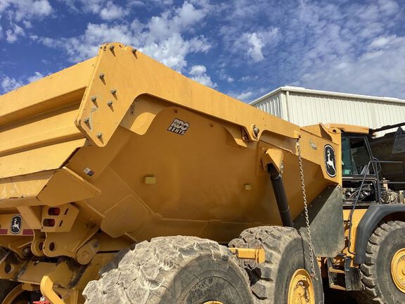 2023 John Deere 410P BED