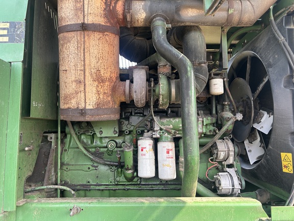 Photo of 1994 John Deere 6810