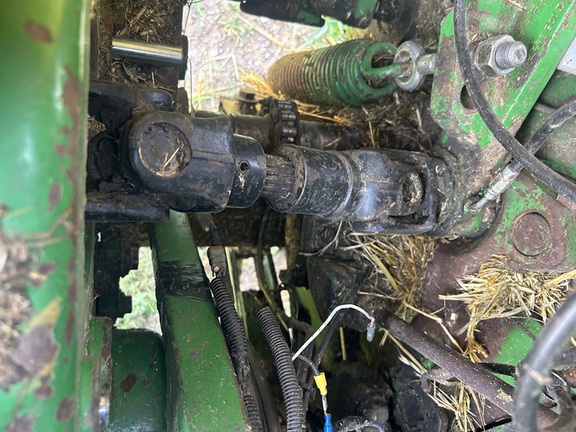 Photo of 1994 John Deere 6810