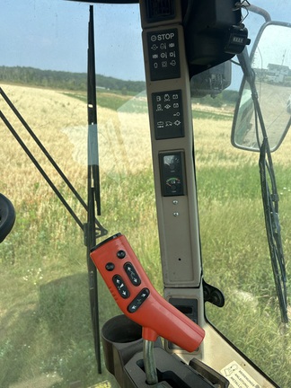 Photo of 1994 John Deere 6810