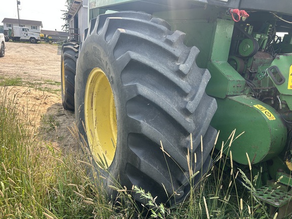 Photo of 1994 John Deere 6810