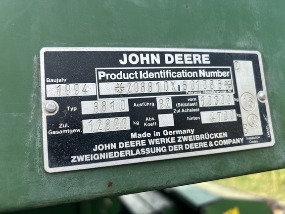 Photo of 1994 John Deere 6810