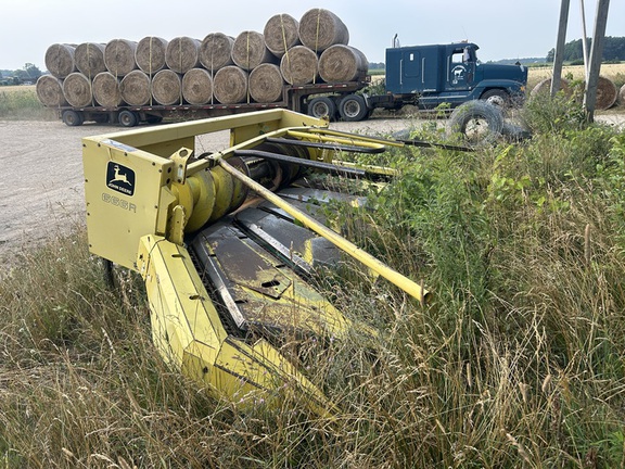 Photo of 1994 John Deere 6810