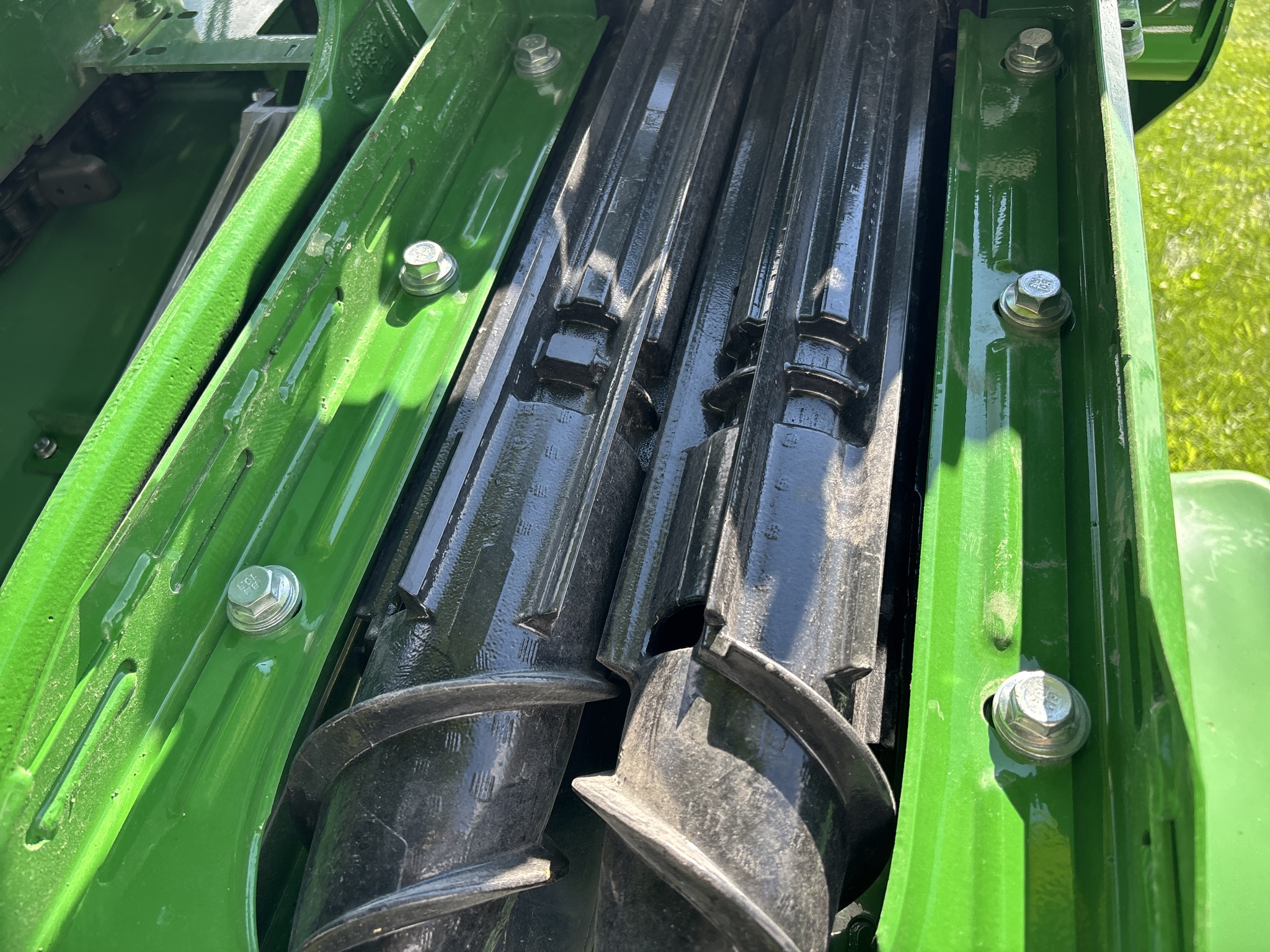Used 2026 John Deere CF 12 Corn and Row Crop headers at Koenig Equipment in Urbana, OH - PhotoXL5