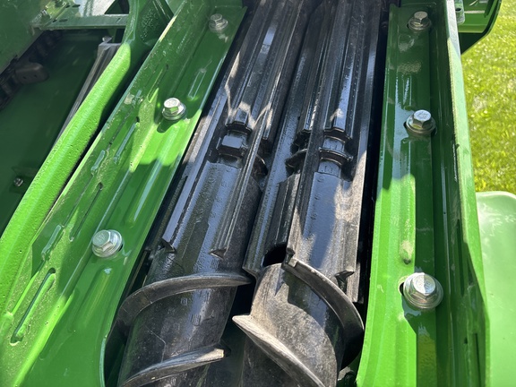 Used 2026 John Deere CF 12 Corn and Row Crop headers at Koenig Equipment in Urbana, OH - Photo5