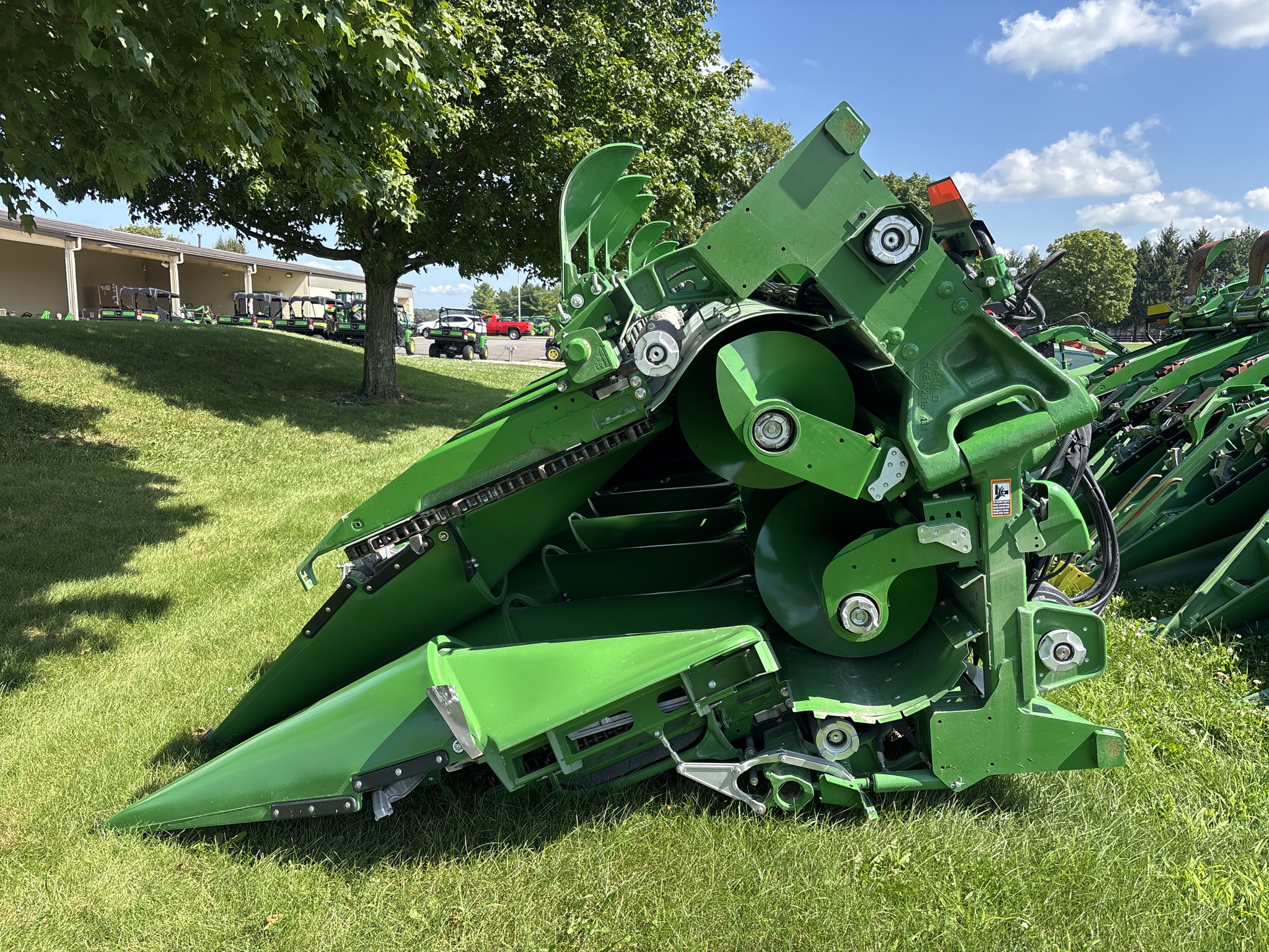 Used 2026 John Deere CF 12 Corn and Row Crop headers at Koenig Equipment in Urbana, OH - PhotoXL1