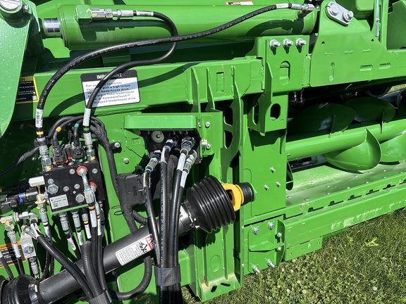 Used 2026 John Deere CF 12 Corn and Row Crop headers at Koenig Equipment in Urbana, OH - Photo6