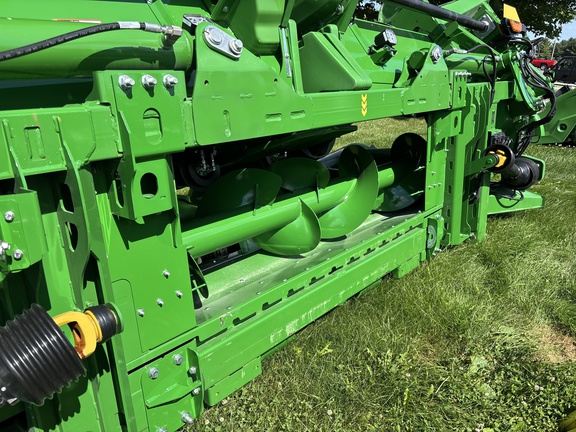 Used 2026 John Deere CF 12 Corn and Row Crop headers at Koenig Equipment in Urbana, OH - Photo7
