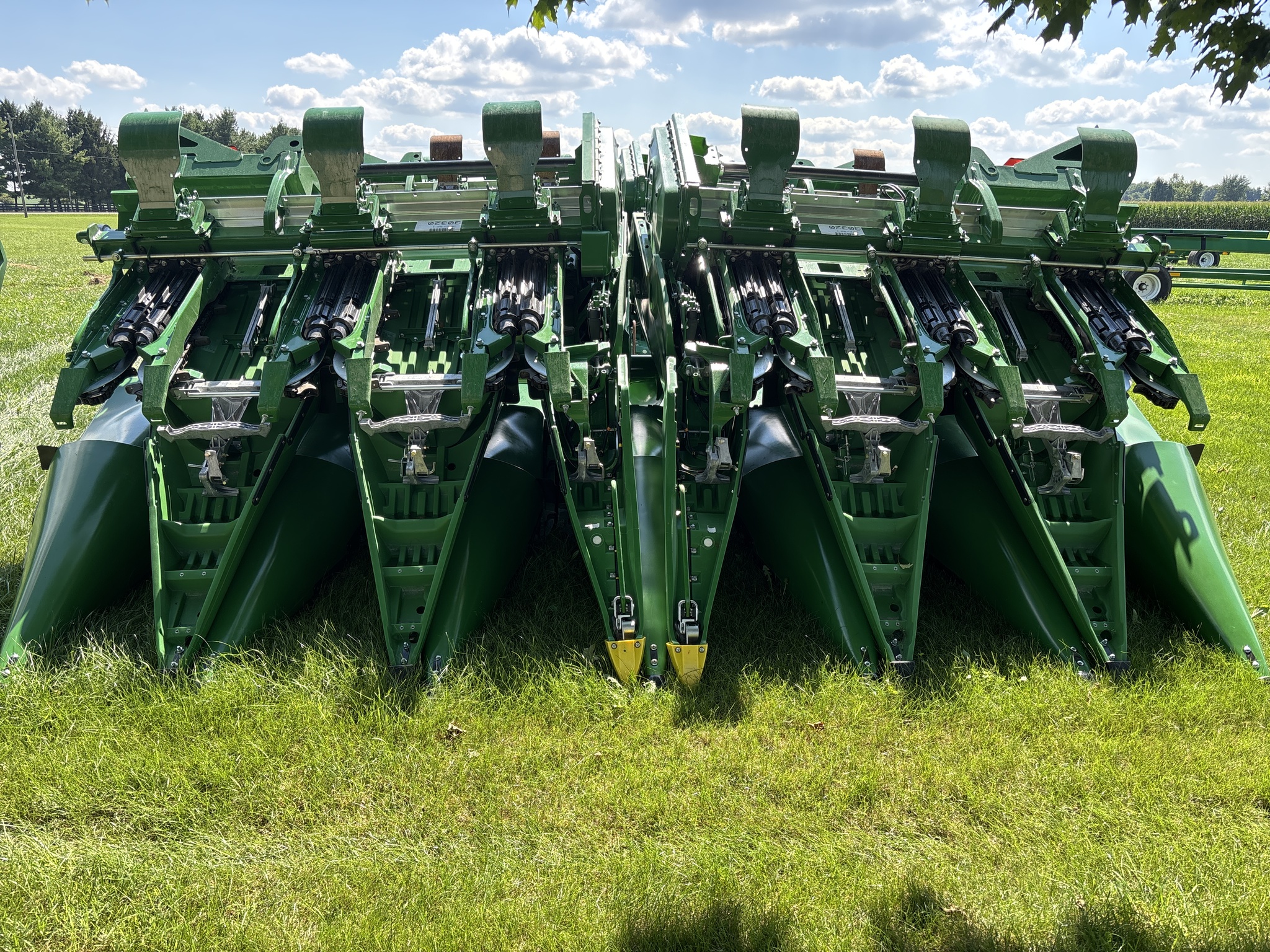 Used 2026 John Deere CF 12 Corn and Row Crop headers at Koenig Equipment in Urbana, OH - PhotoXL3