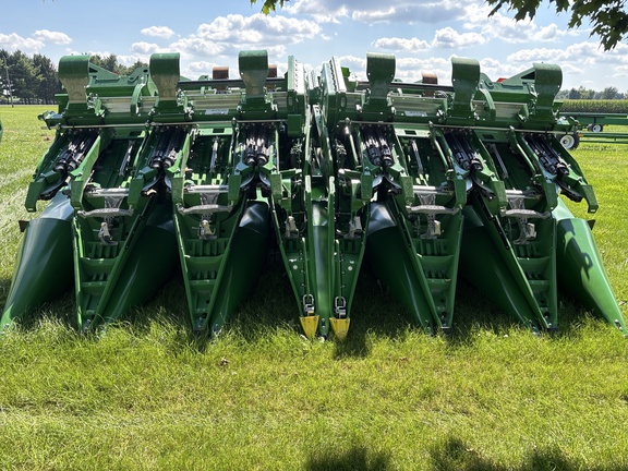 Used 2026 John Deere CF 12 Corn and Row Crop headers at Koenig Equipment in Urbana, OH - Photo3