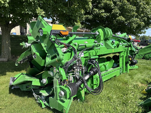 Used 2026 John Deere CF 12 Corn and Row Crop headers at Koenig Equipment in Urbana, OH - Photo4