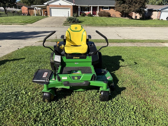 Used 2023 John Deere Z330R Zero Turn Mowers at Koenig Equipment in Lebanon, OH - Photo2