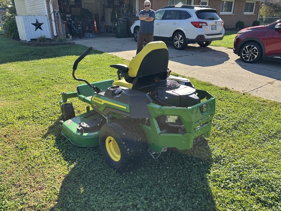 Used 2023 John Deere Z330R Zero Turn Mowers at Koenig Equipment in Lebanon, OH - Photo5