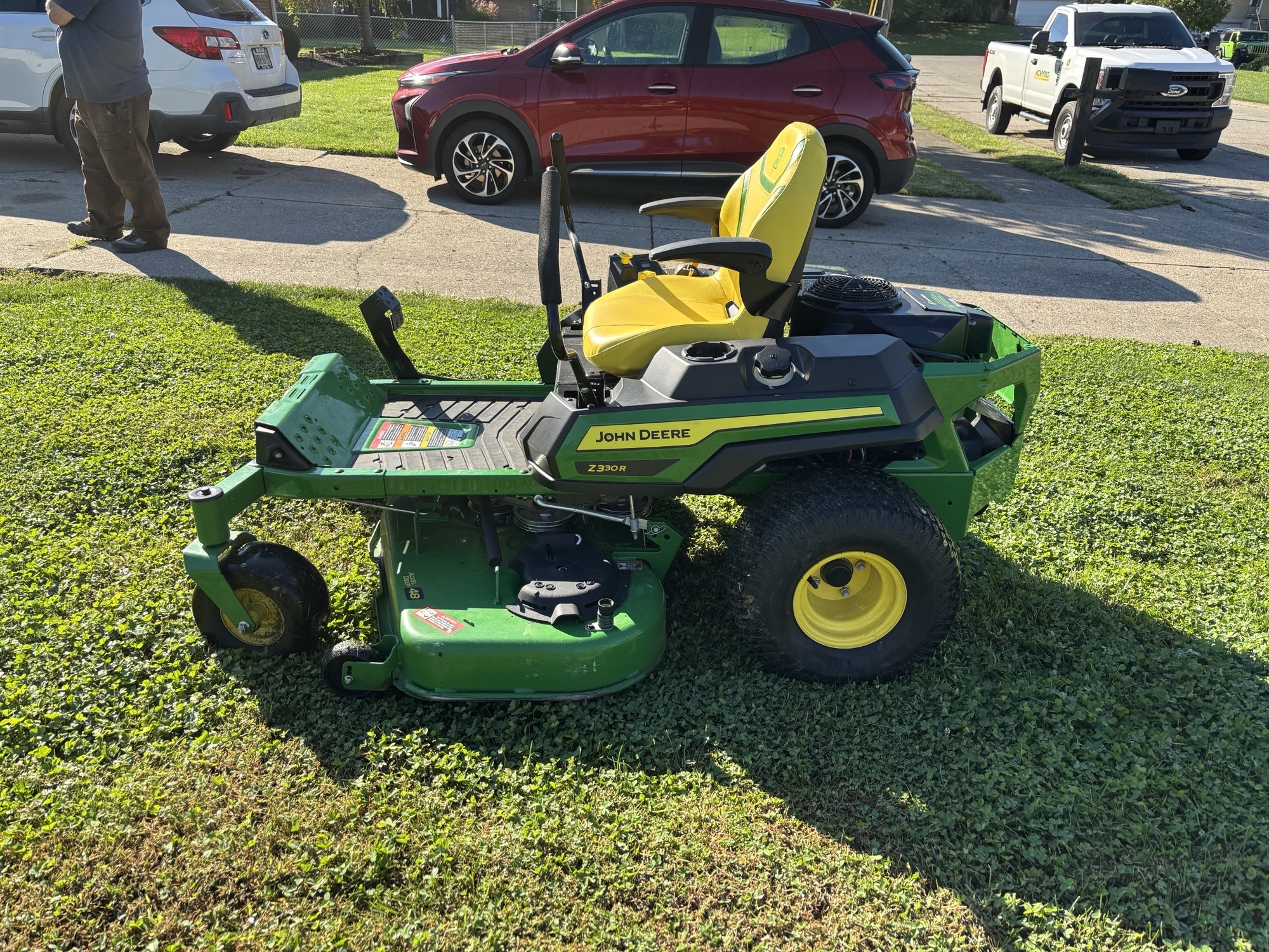 Used 2023 John Deere Z330R Zero Turn Mowers at Koenig Equipment in Lebanon, OH - PhotoXL4