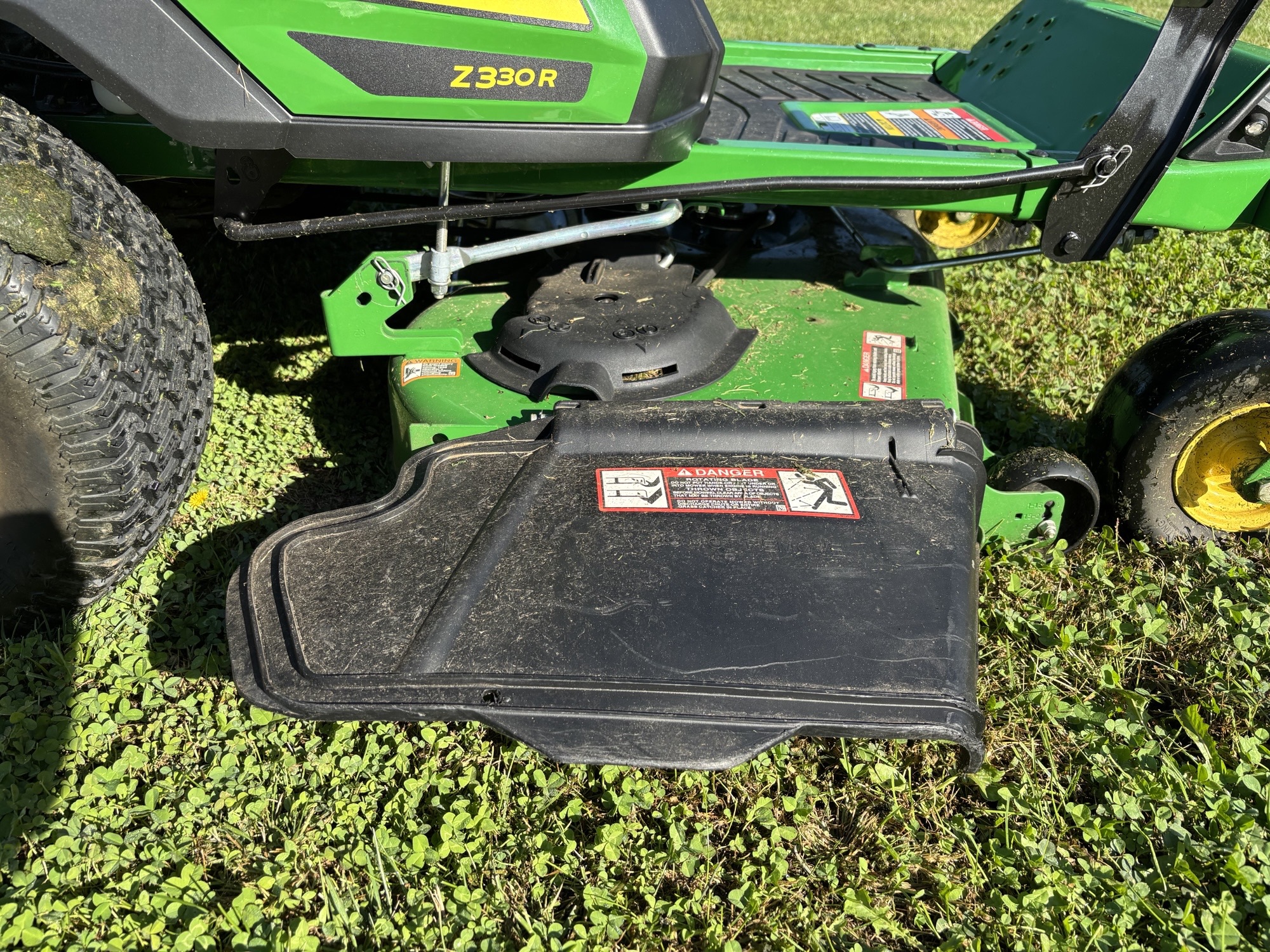 Used 2023 John Deere Z330R Zero Turn Mowers at Koenig Equipment in Lebanon, OH - PhotoXL14