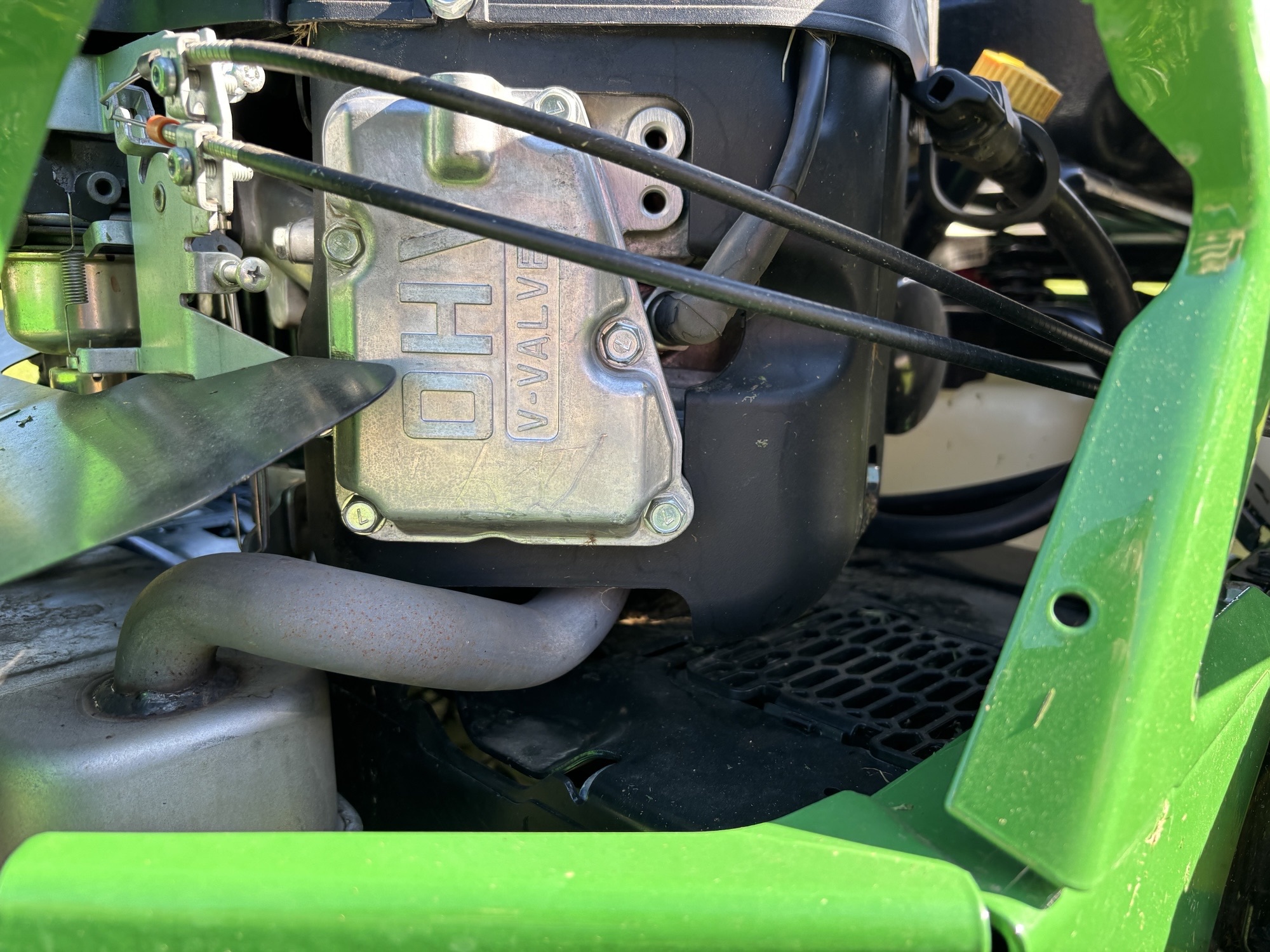 Used 2023 John Deere Z330R Zero Turn Mowers at Koenig Equipment in Lebanon, OH - PhotoXL11