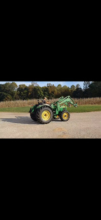 Photo of 2003 John Deere 5520